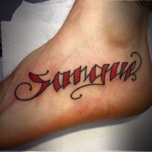 tatuaggio stile lettering