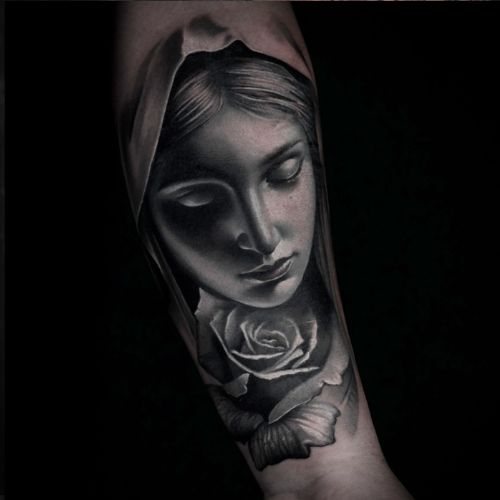 tatuaggio stile religioso