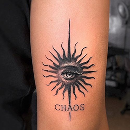 tatuaggio stile blackwork
