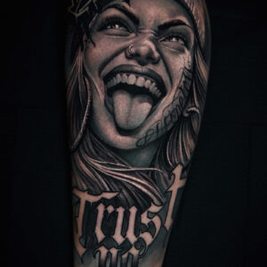tatuaggio realistico chicano