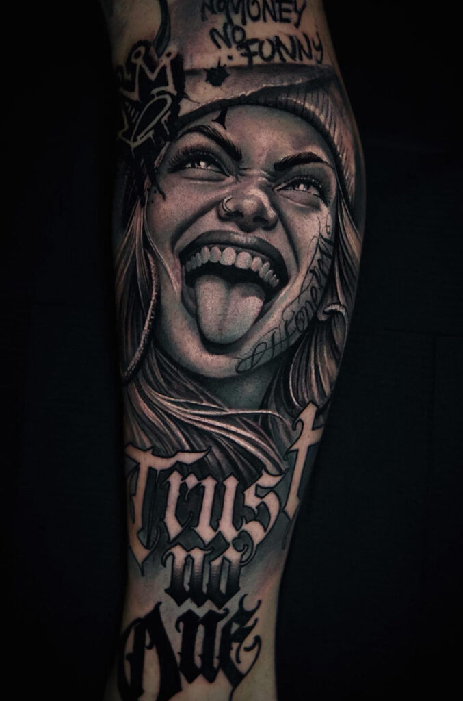 tatuaggio realistico chicano